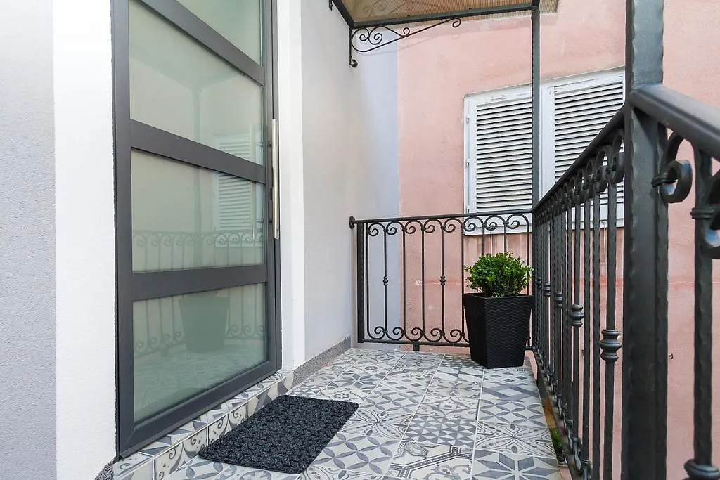 The Well Luxury Rooms Zadar 4*,  Croatia