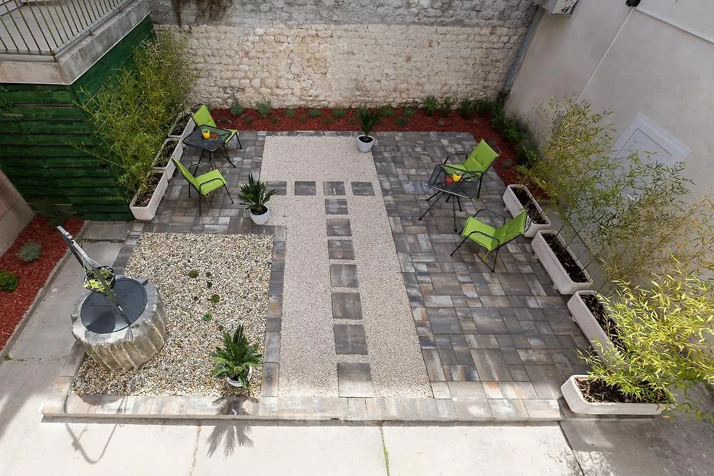 The Well Luxury Rooms Zadar 4*,
